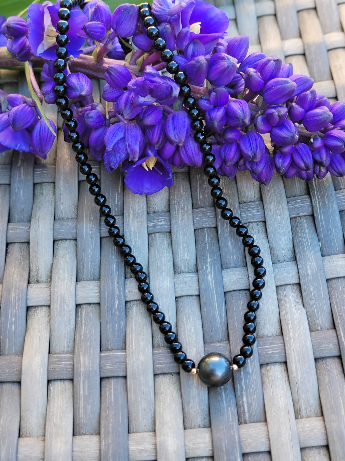Tahitian Pearl Necklace Choker with genuine real black onyx gemstone crystals, black south sea pearl