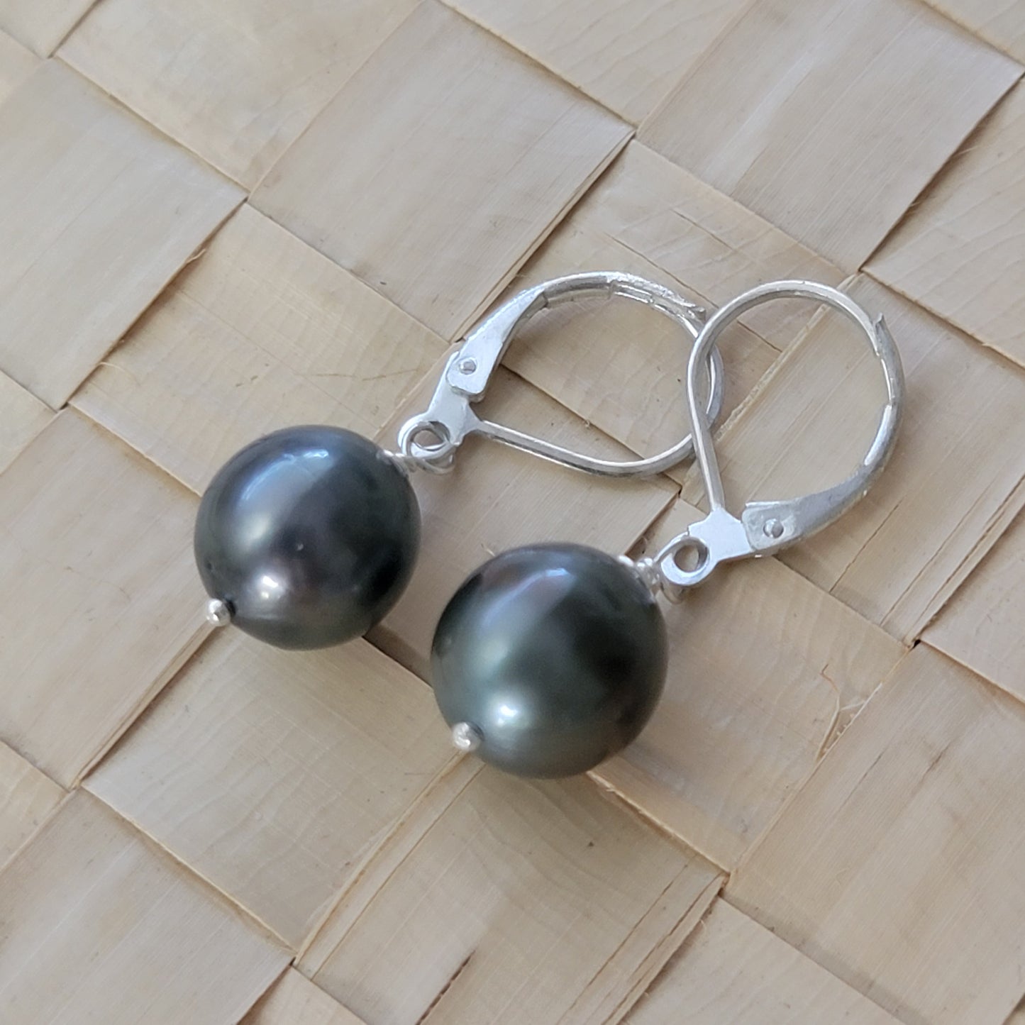 Tahitian Black Pearl Earrings Dangle