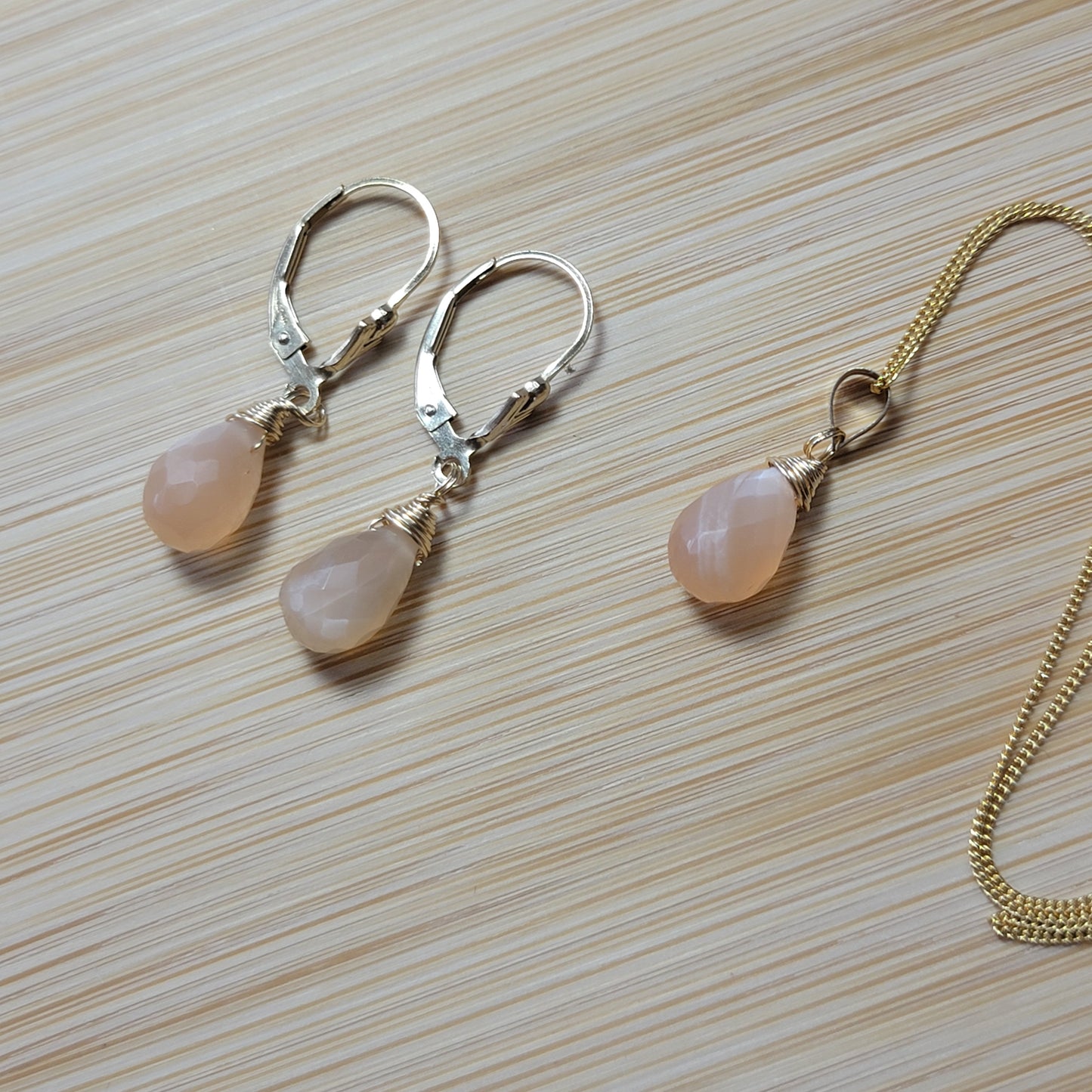 Jewelry Set Peach Moonstone Crystal Gemstone Earrings and Necklace set gold June Birthstone