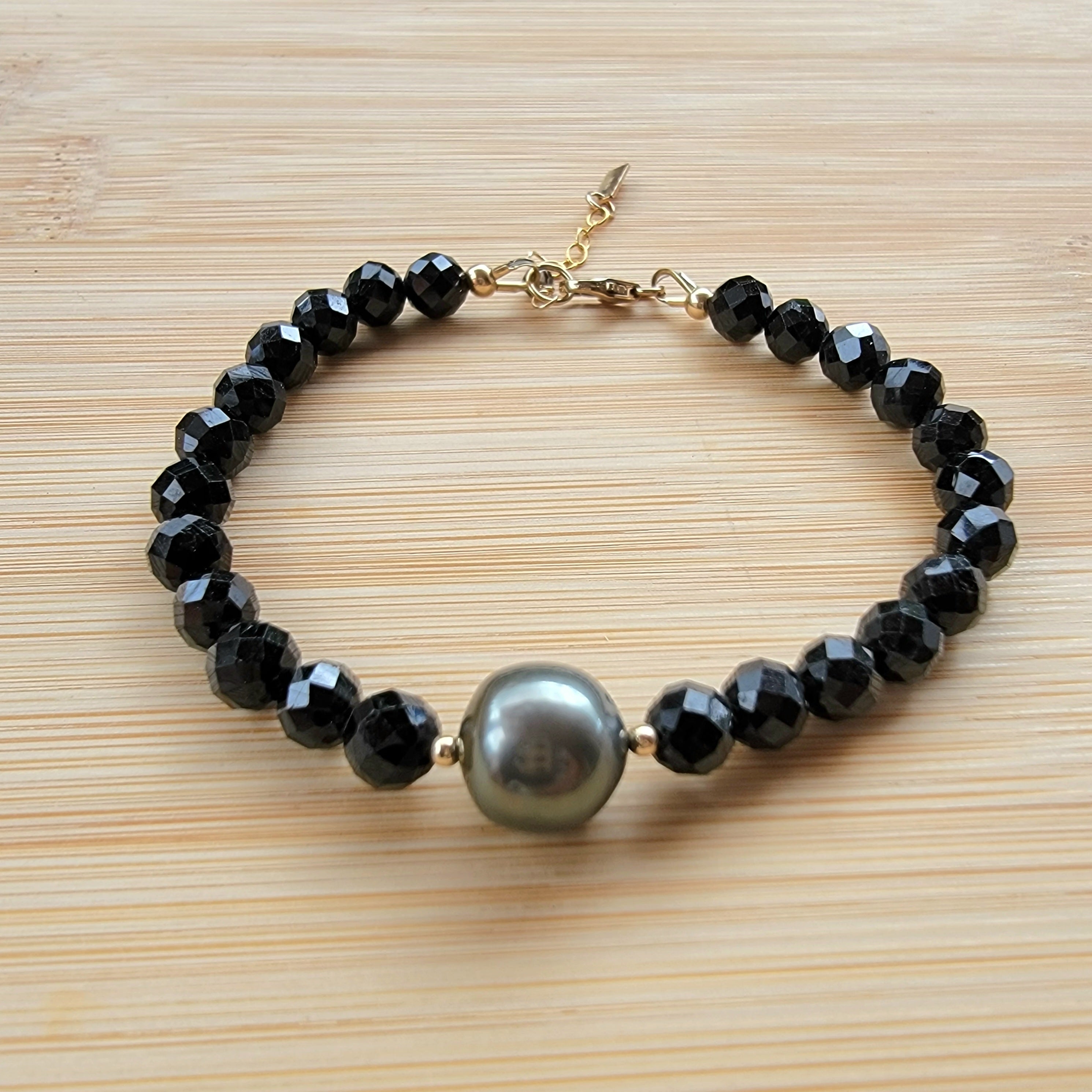 Tahitian black pearl and Quartz bracelet store