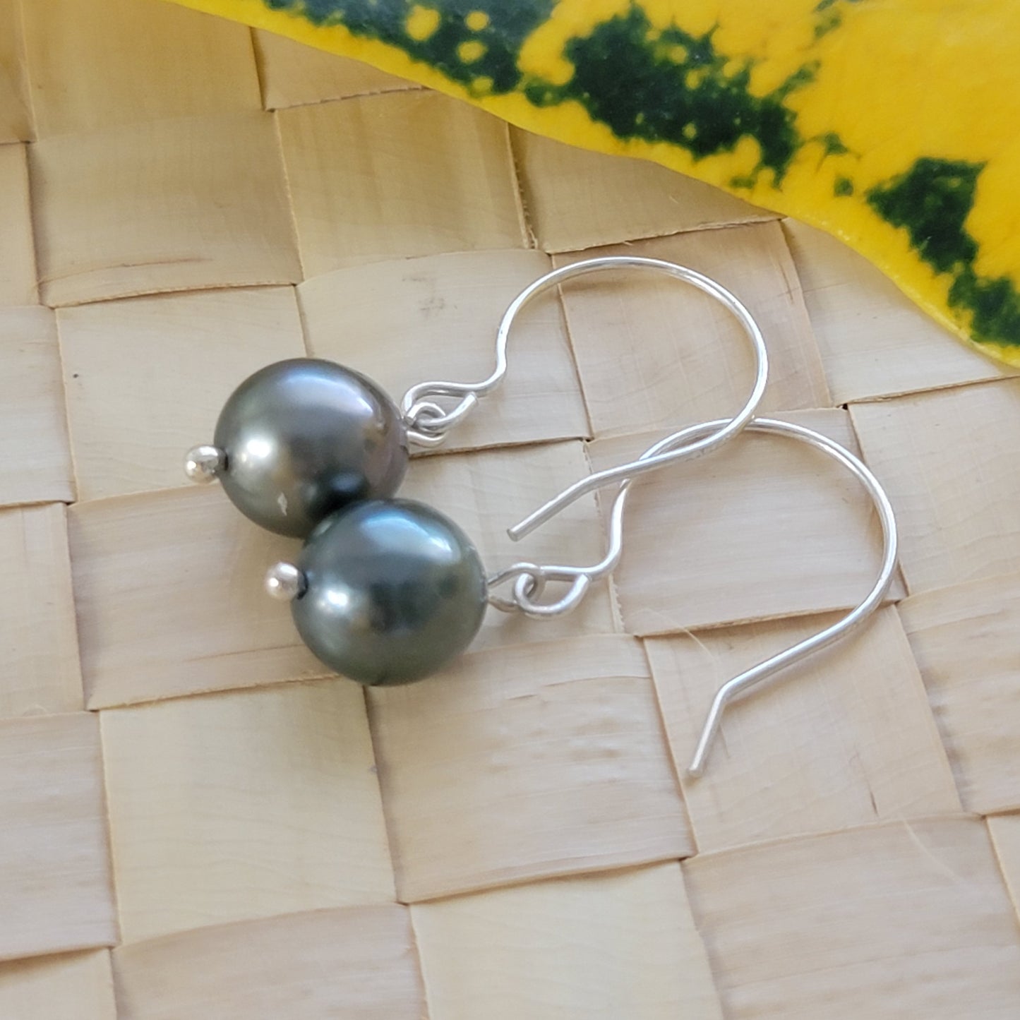 Tahitian Black Pearl Earrings Dangle