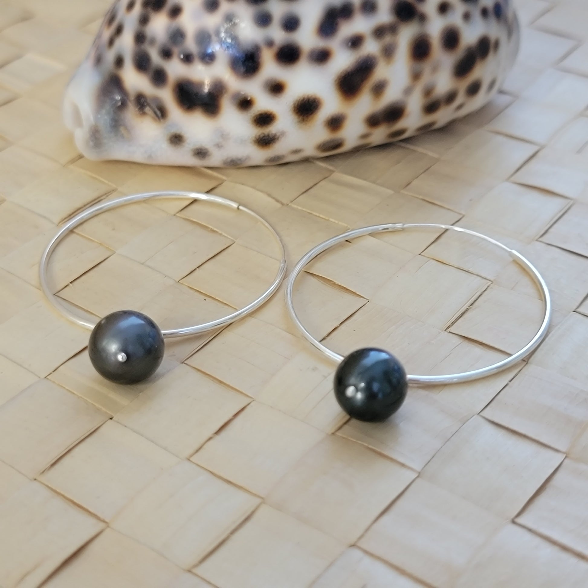 Tahitian Black Pearl Earrings Dangle